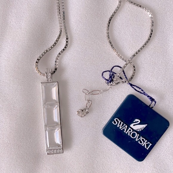 💥Host pick💥 Swarovski pendant necklace. - Picture 5 of 9